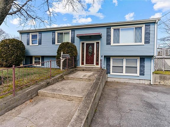 2nd image of 25 Blue Hill Dr