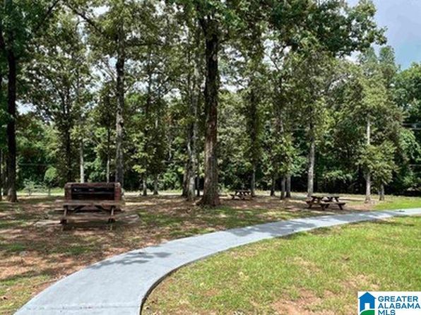 395 Lakeland Hills Dr, Talladega, AL 35160