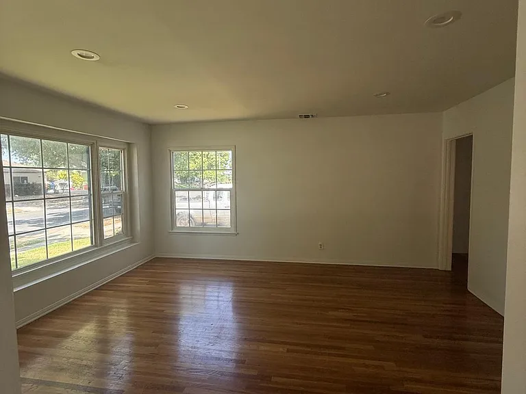 6524 Forbes Ave — Photo 7