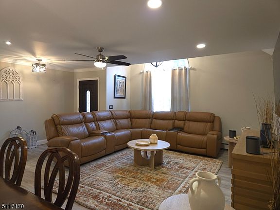 5th image of 321 Wagon Wheel Rd