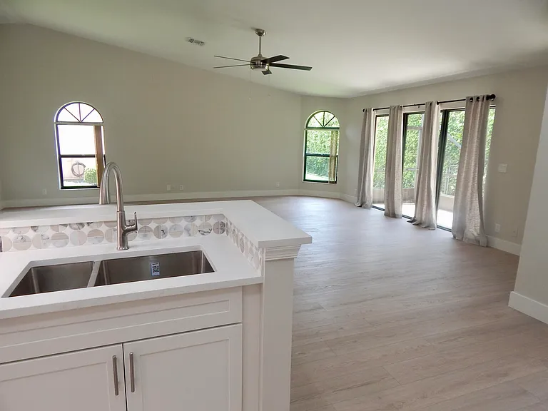 22864 Marbella Cir — Photo 10