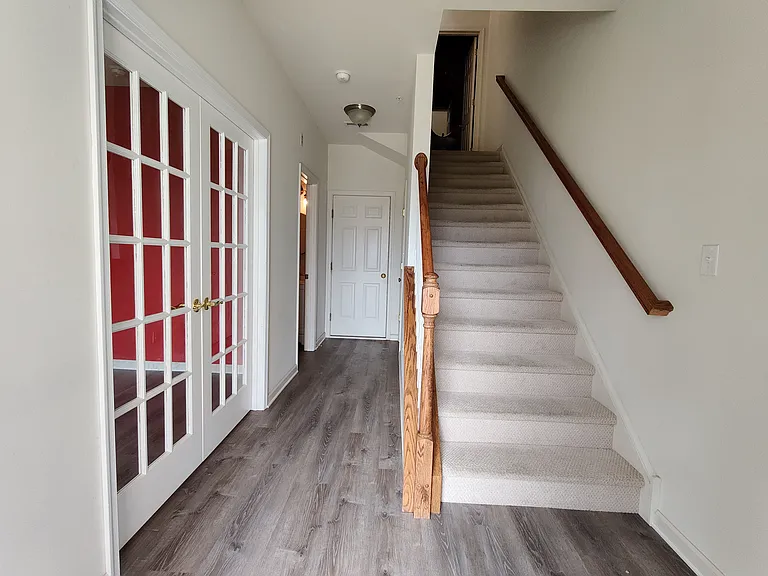 1335 Parish Ave — Photo 3