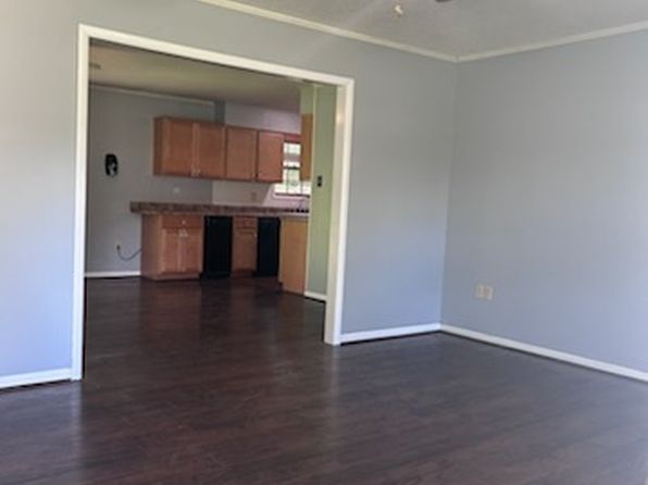 121 Shamrock Dr