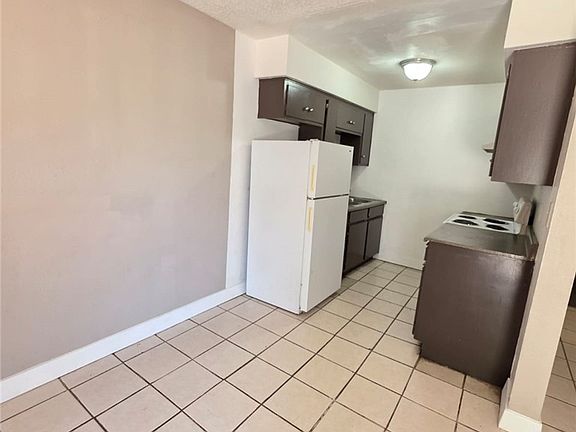 5th image of 1121 E Desert Inn Rd APT 2