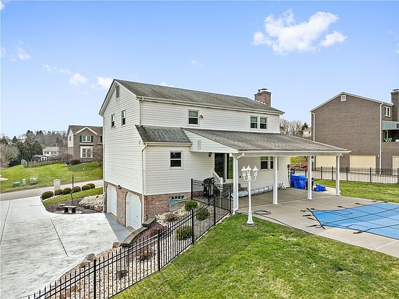 5th image of 110 Greenock Dr
