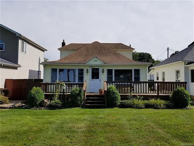 1st image of 598 Lakeside Park