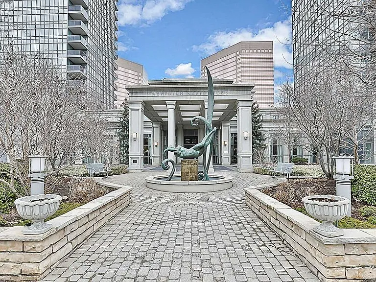 15 Greenview Ave #2012 — Photo 21