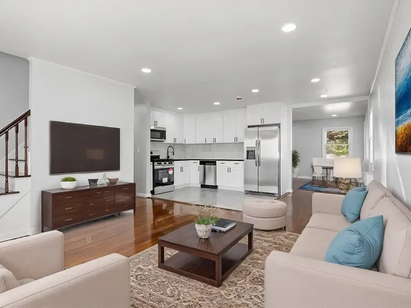 18 Ford Drive N, Massapequa, NY 11758