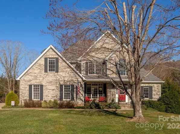228 Forest Knoll Ct, Weaverville, NC 28787