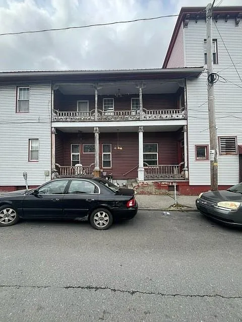 2 bed, 1.0 bath, 850 sqft, $825 — Photo 2