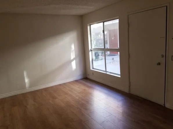 8809 Etiwanda Ave APT 16, Northridge, CA 91325