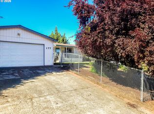 177 W Angela Ct, Roseburg, OR 97471