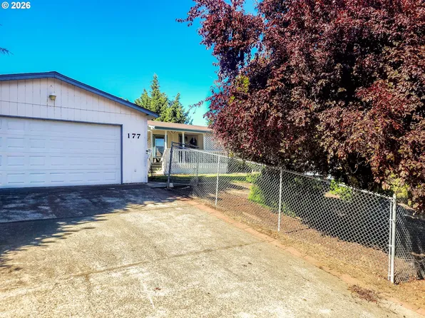 177 W Angela Ct, Roseburg, OR 97471