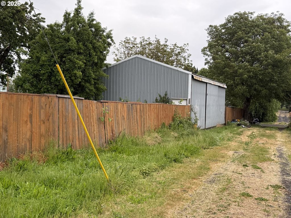 122 S 12th Ave, Cornelius, OR - View 6