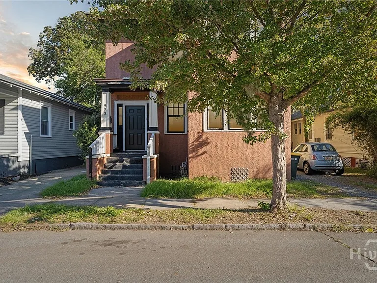 522 E 38th St #B — Photo 1