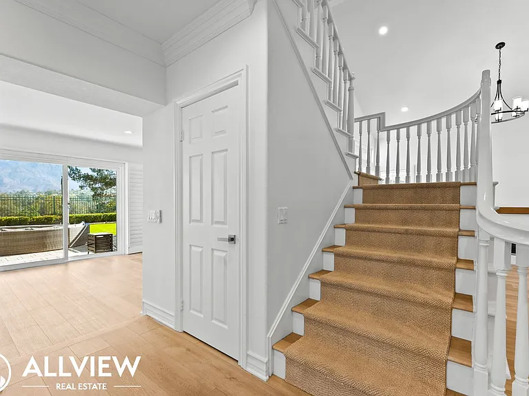 15 Summitcrest — Photo 28