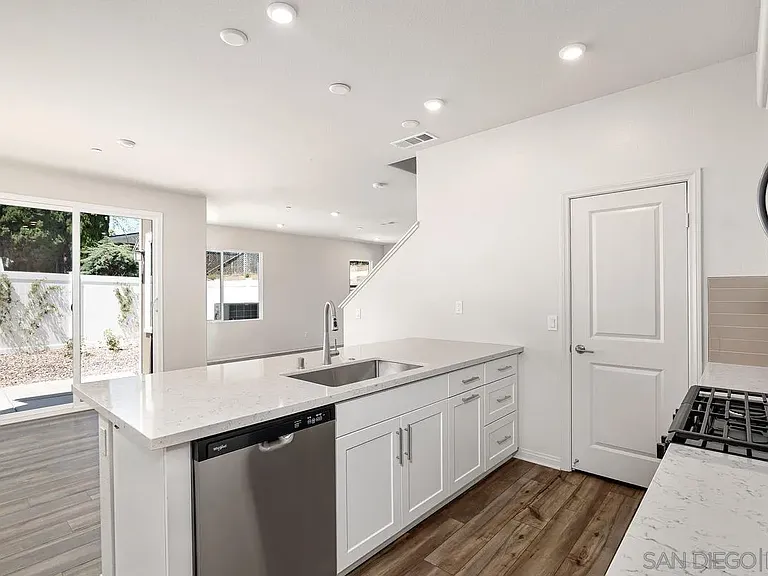 1527 Wingwood Ln — Photo 8
