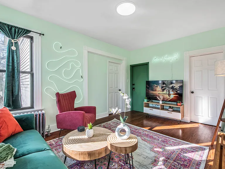 31 Canner St #2 — Photo 4