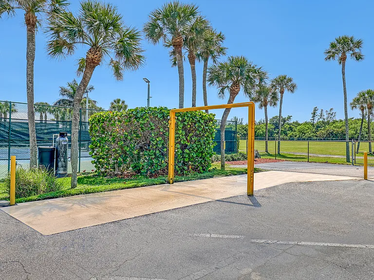 9550 S Ocean Dr #4 — Photo 32