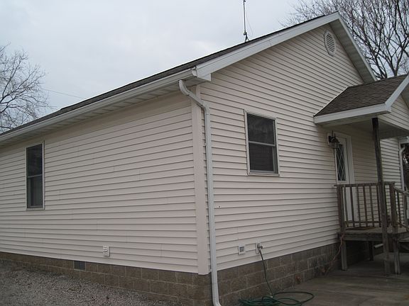 3rd image of 716 N 5th St