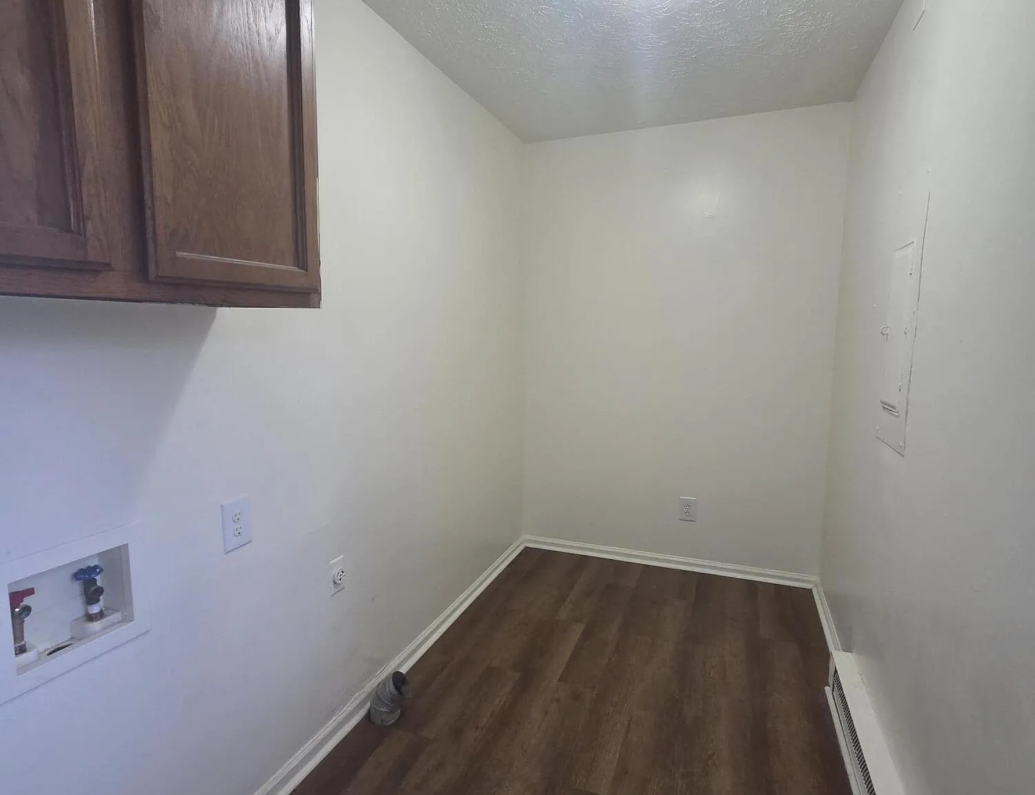 3 bed, 1.0 bath, 1053 sqft, $1,650 — Photo 4
