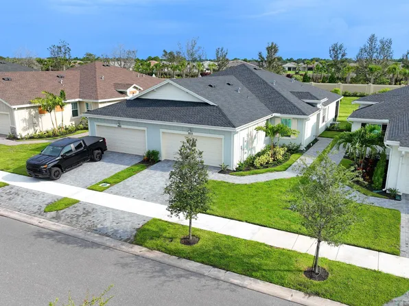 2073 SE Crosswood Way, Port St Lucie, FL 34984