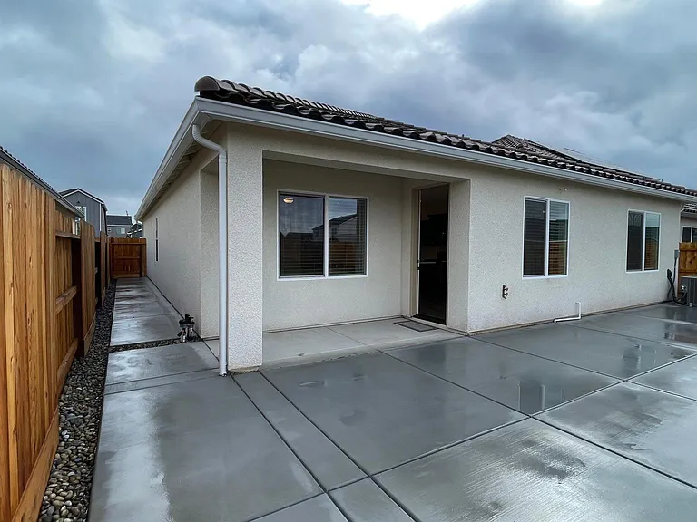 2100 Descanso Ave — Photo 35