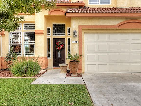 3rd image of 1701 Flora Vista Dr
