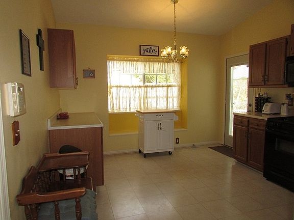 3rd image of 3439 Coventry Ln