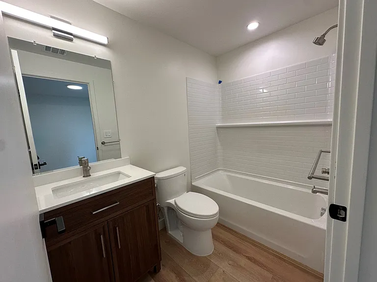2539 S Cloverdale Ave #1 — Photo 23
