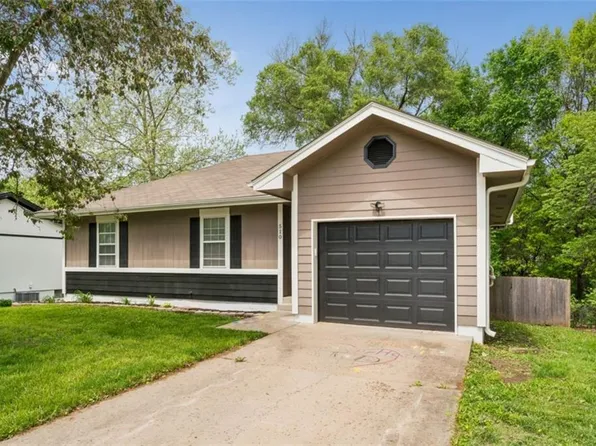 510 SE 21st St, Oak Grove, MO 64075