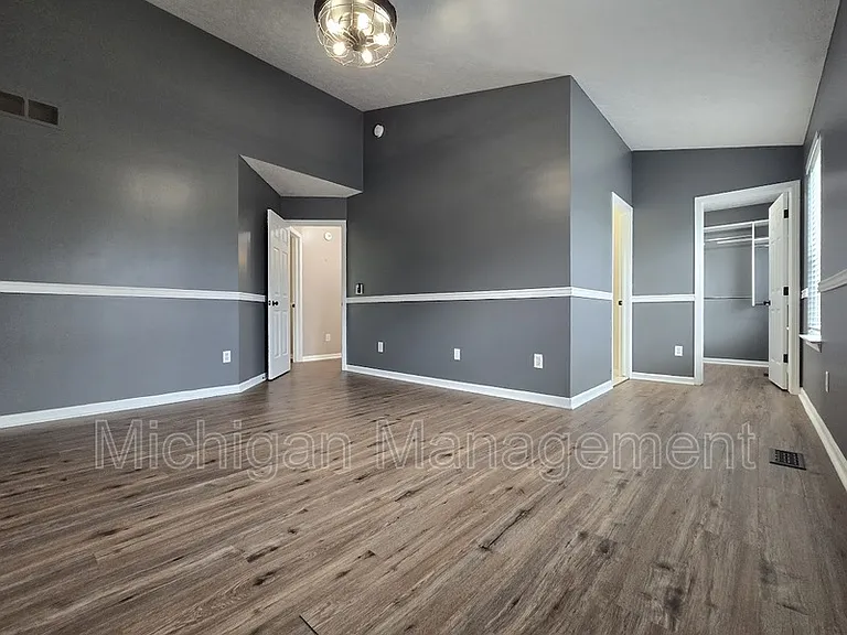 684 Glenlivet St — Photo 27