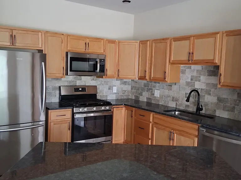251 Nancy St #B — Photo 4