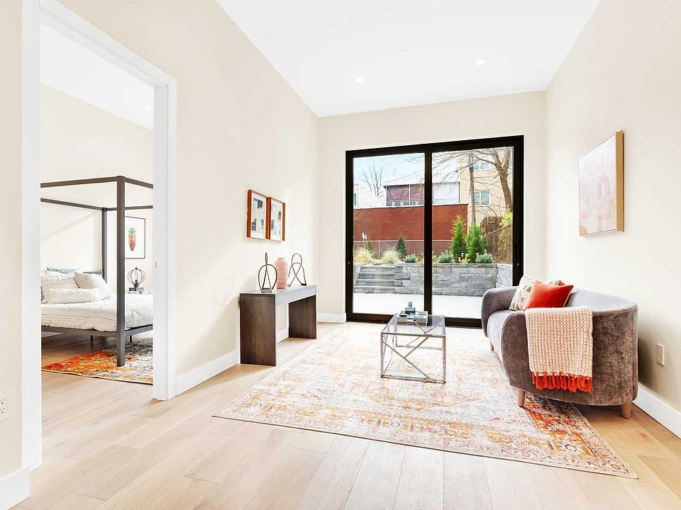 1st image of 2633 28th St #1B