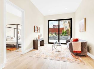 2633 28th St #1B, Astoria, NY 11102