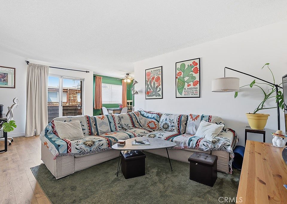 1st image of 5400 Newcastle Ave APT 45