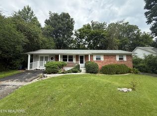 442 Robertsville Rd, Oak Ridge, TN 37830