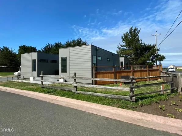 100 Snug Harbor Pl, Fort Bragg, CA 95437