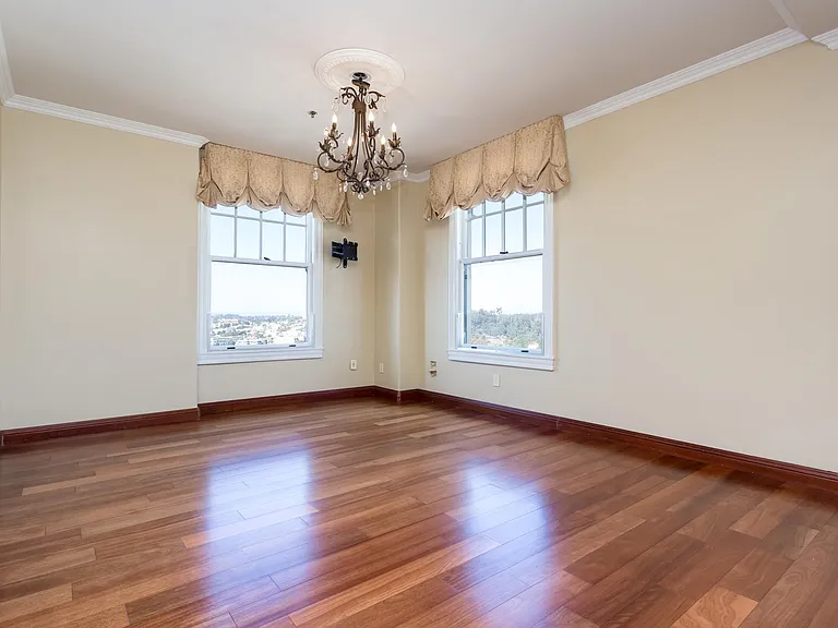 702 Ash St #1500 — Photo 13