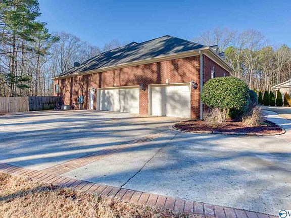 3rd image of 116 Kambry Grove Dr