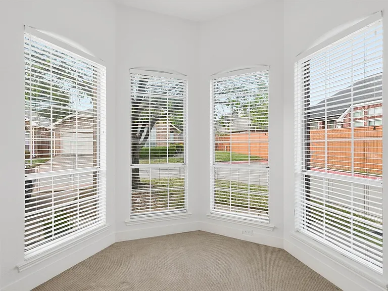 381 Arbor Ln — Photo 12