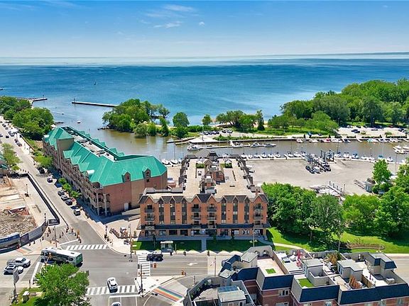 2nd image of 102 Bronte Rd #303