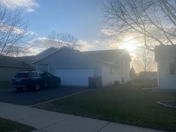 2nd image of 919 Savanna Ave
