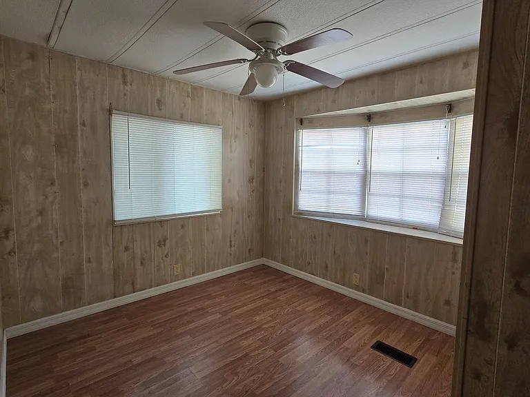 5930 SW 61st Pl — Photo 8