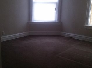 307 S Genesee St, Waukegan, IL 60085