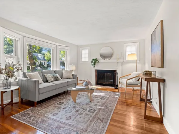 27 Sycamore Rd, Melrose, MA 02176
