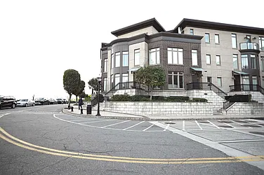 4 Henley Place, #4