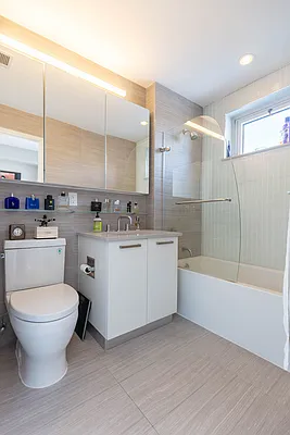 Rented by Bond New York | media 35