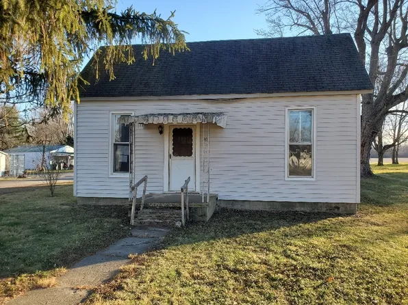 307 E Maple St, Gaston, IN 47342