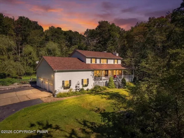 298 Scenic Dr, Blakeslee, PA 18610